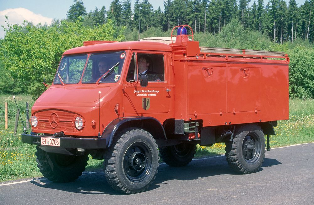 UNIMOG S 404 - TLF 8/8