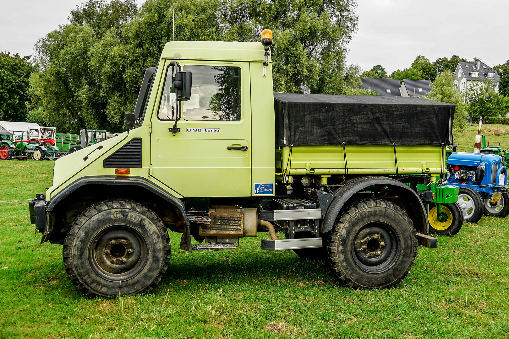 UNIMOG U 90 Turbo