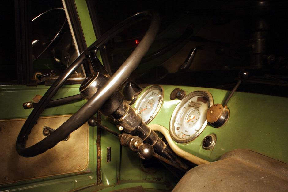 Unimog U421 - Cockpit