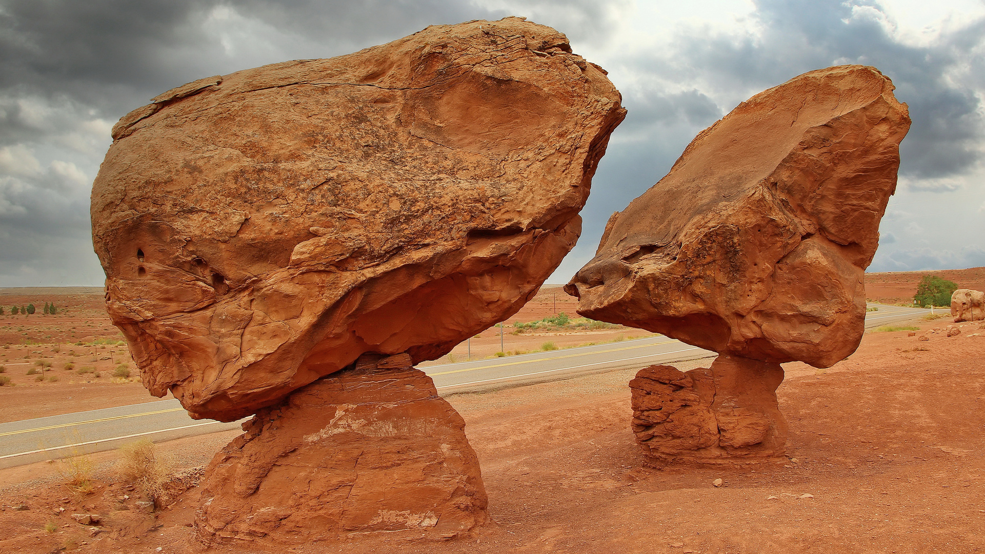 unique rocks (balanced rocks)