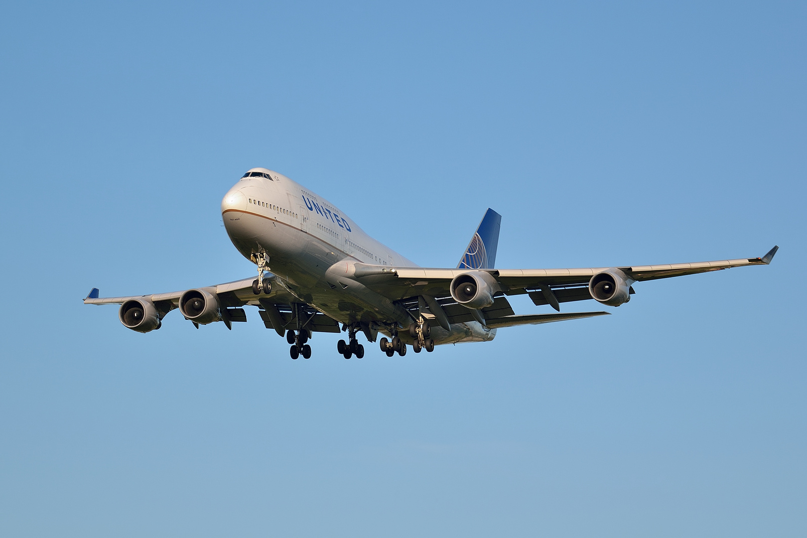 United Airlines  Boeing 747-400