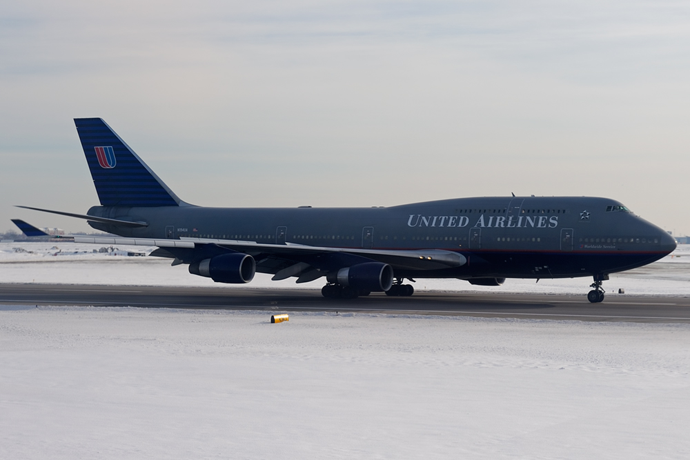 United Airlines Boeing 747-422