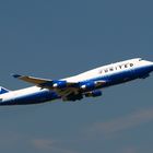 United Airlines Boeing 747-422