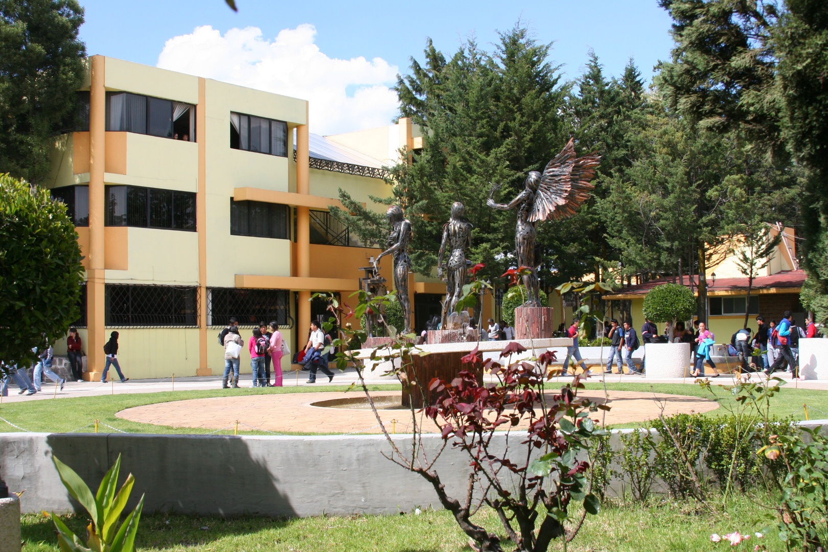 UNIVERSIDAD MODELO Y DE VANGUARDIA