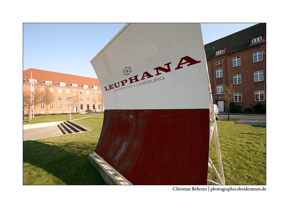 Universität Lüneburg <> Leuphana (2.): Fälschung...