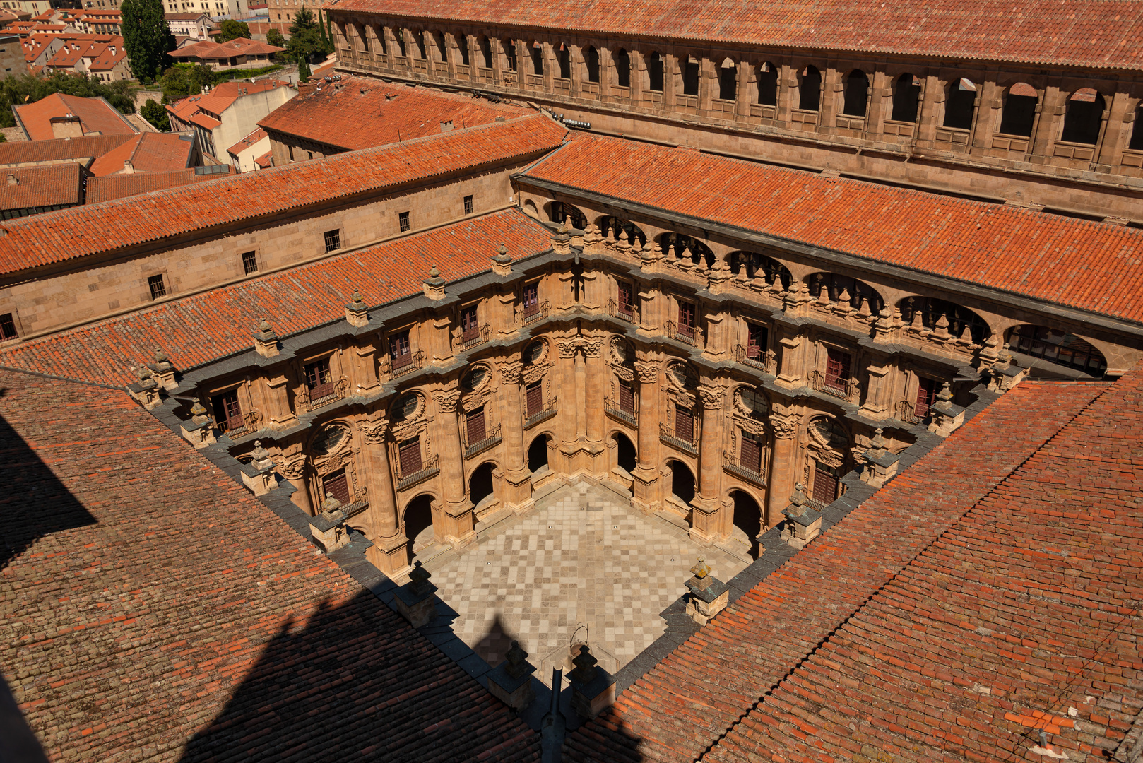 Universität mit Kreuzgang in Salamanca