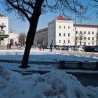 Universitätsgebäude am Geschwister-Scholl-Platz