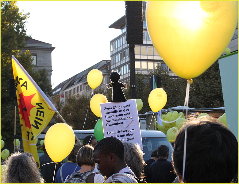 Universum mit AKWs im Abendlicht ... in Stuttgart -