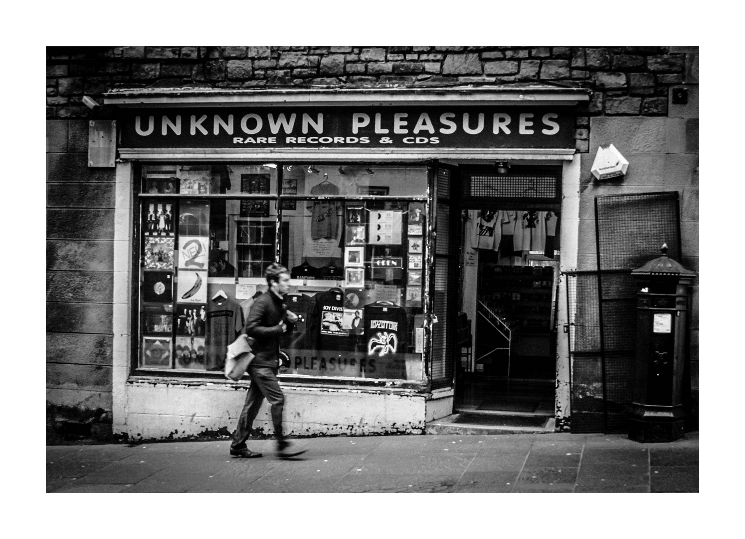 Unknown pleasures