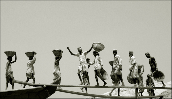 Unloading boat