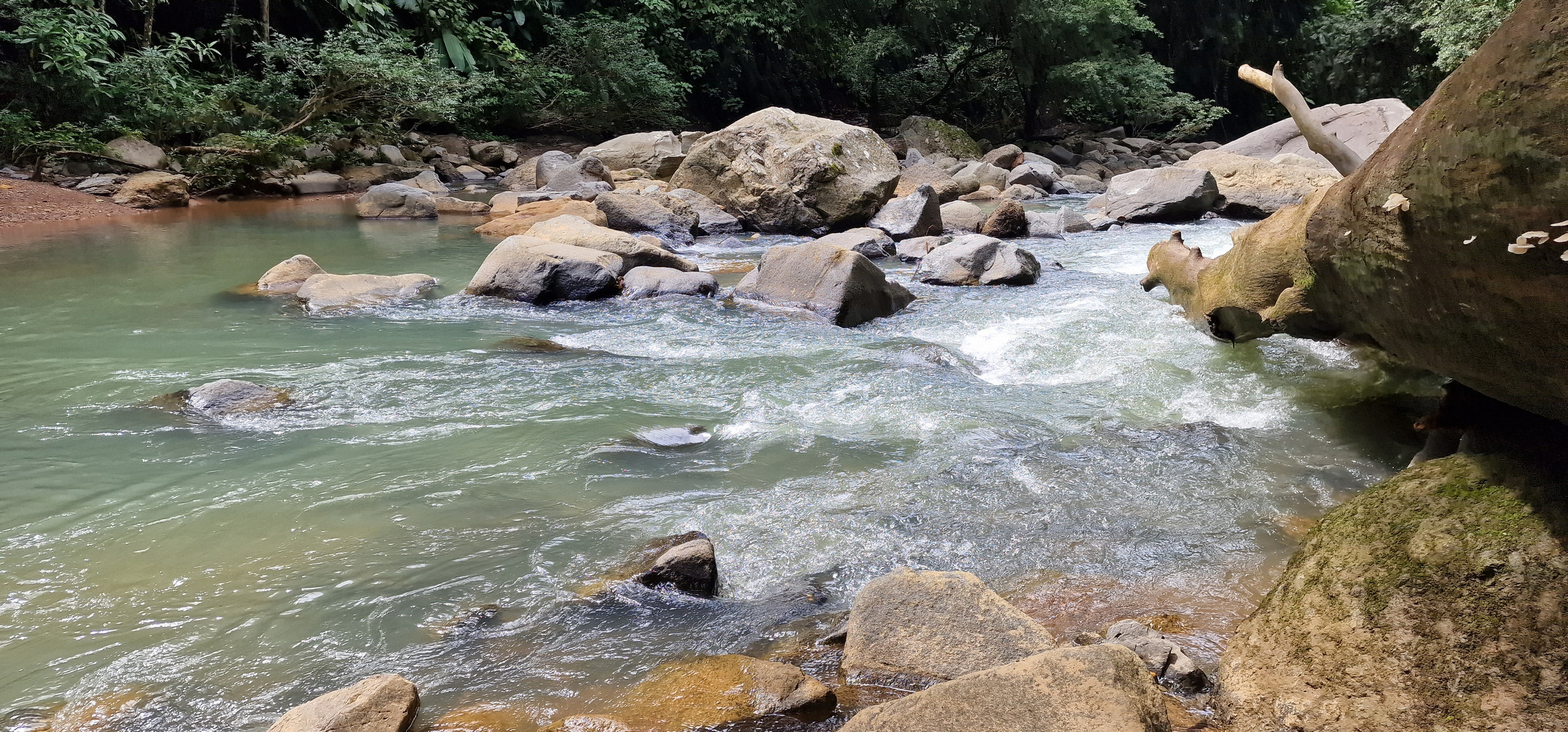 Unmittelbarer Verlauf des Nauyaca Wasserfalls