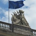 UNO-Flagge über Schloss Herrenchiemsee