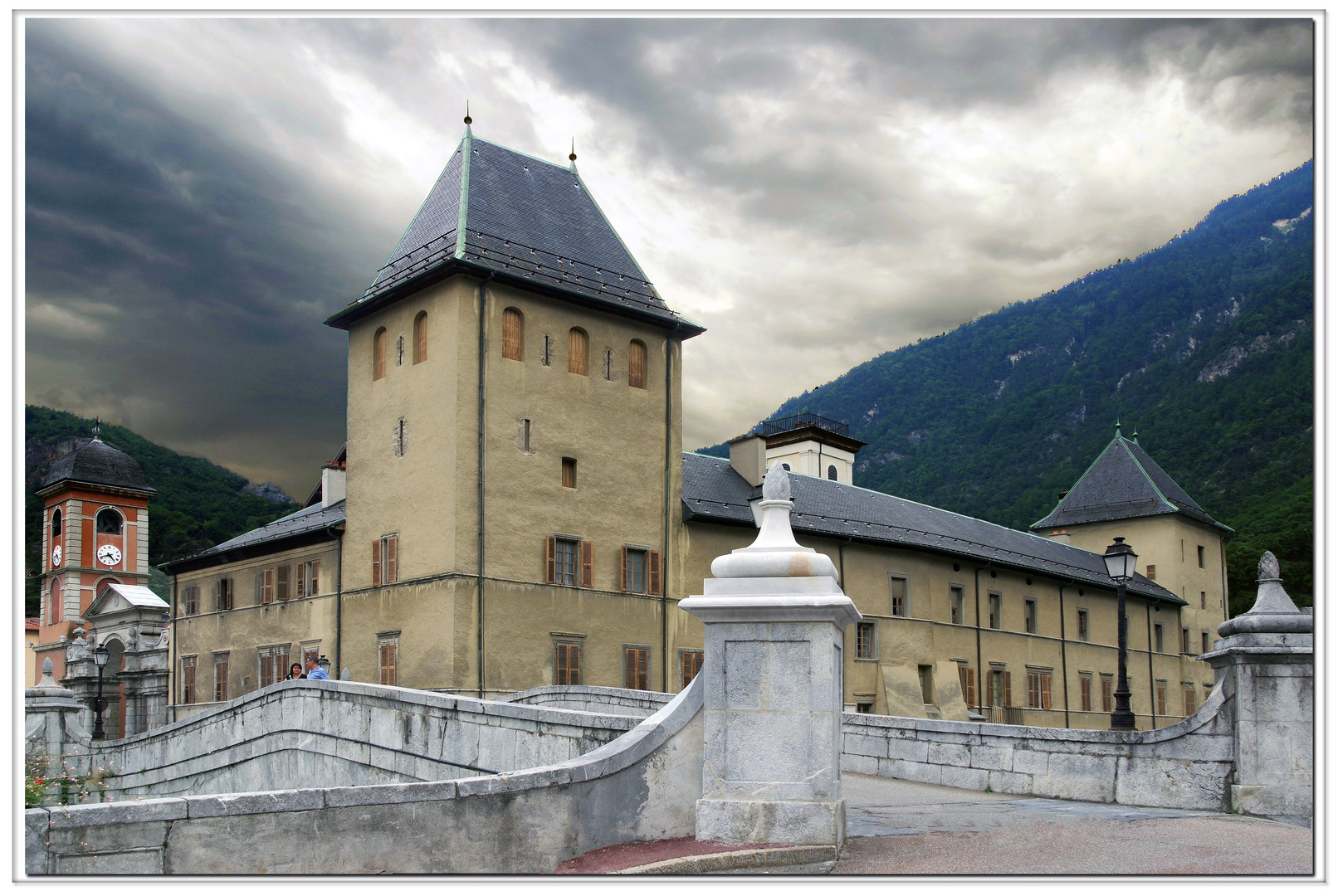 uno scorcio di moutiers, savoia