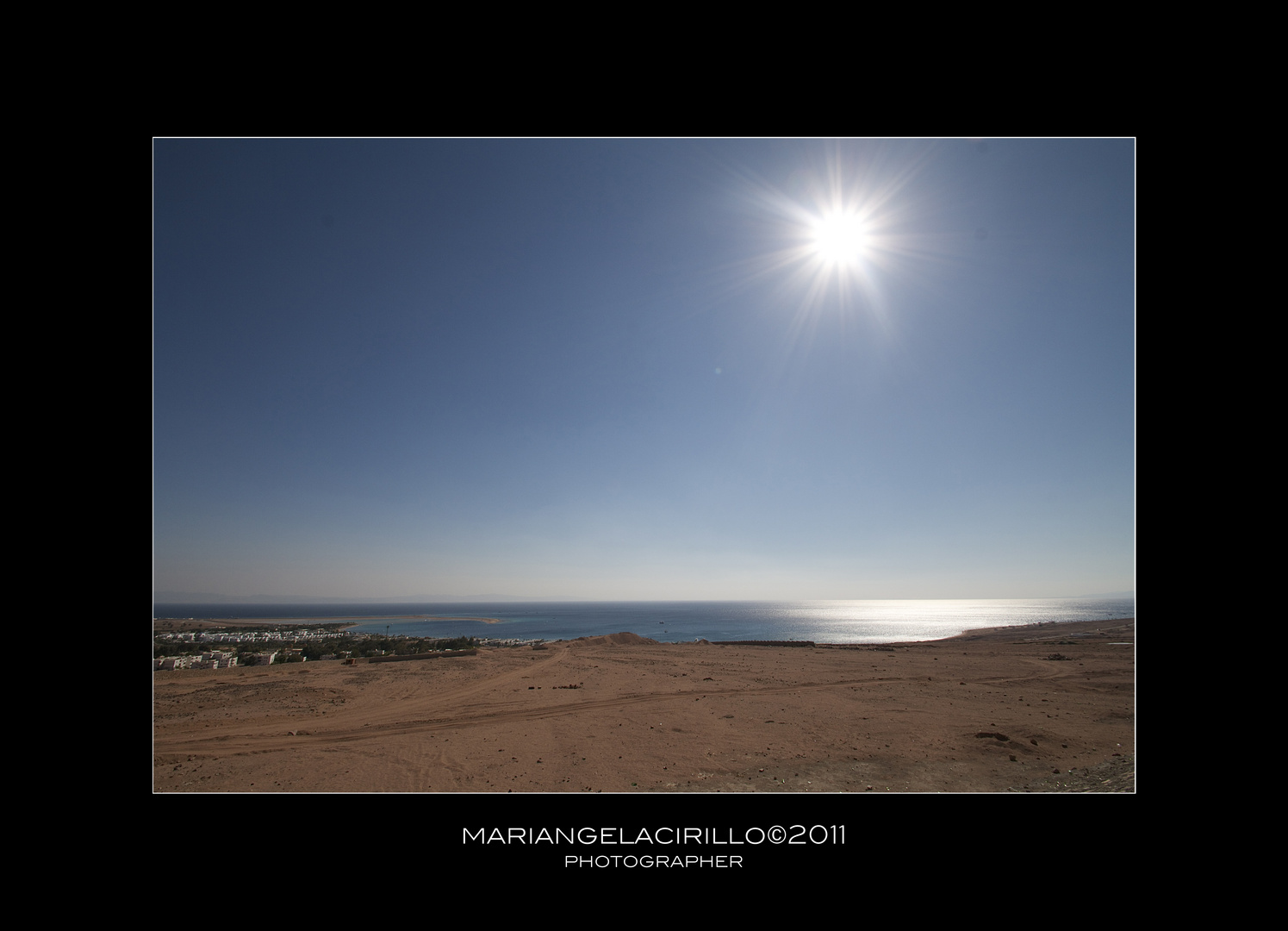 Uno specchio sul mare.