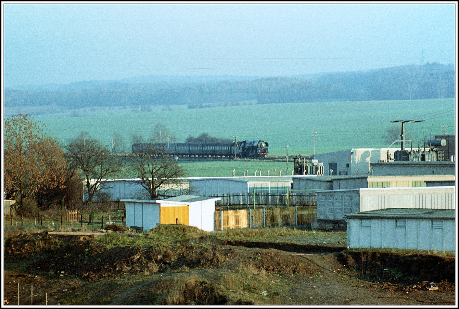 Unser Ausblick andere Seite zur Eisenbahn in Richtung Oppurg