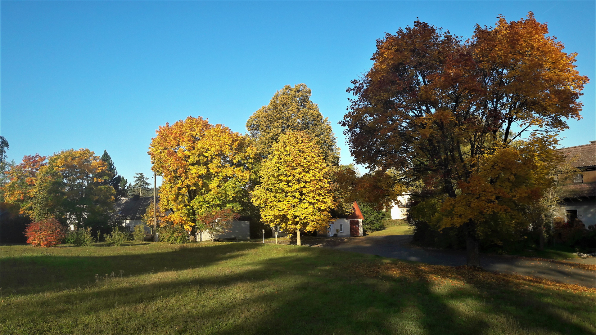 Unser Dorf Lösten im Herbstkleid bei Sonnenschein 14.10.2019