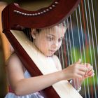 Unser Enkelkind beim Harfenkonzert