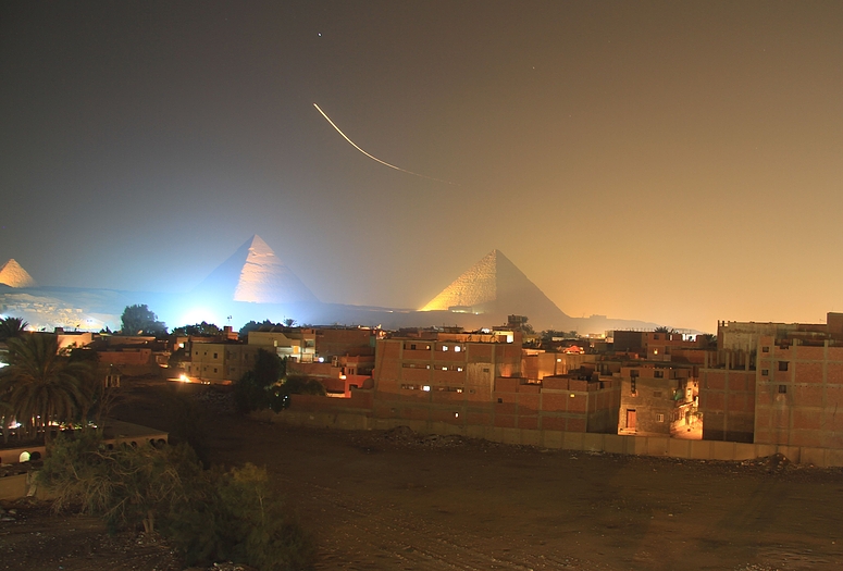 ...unser erster Blick auf die Pyramiden von Gizeh...