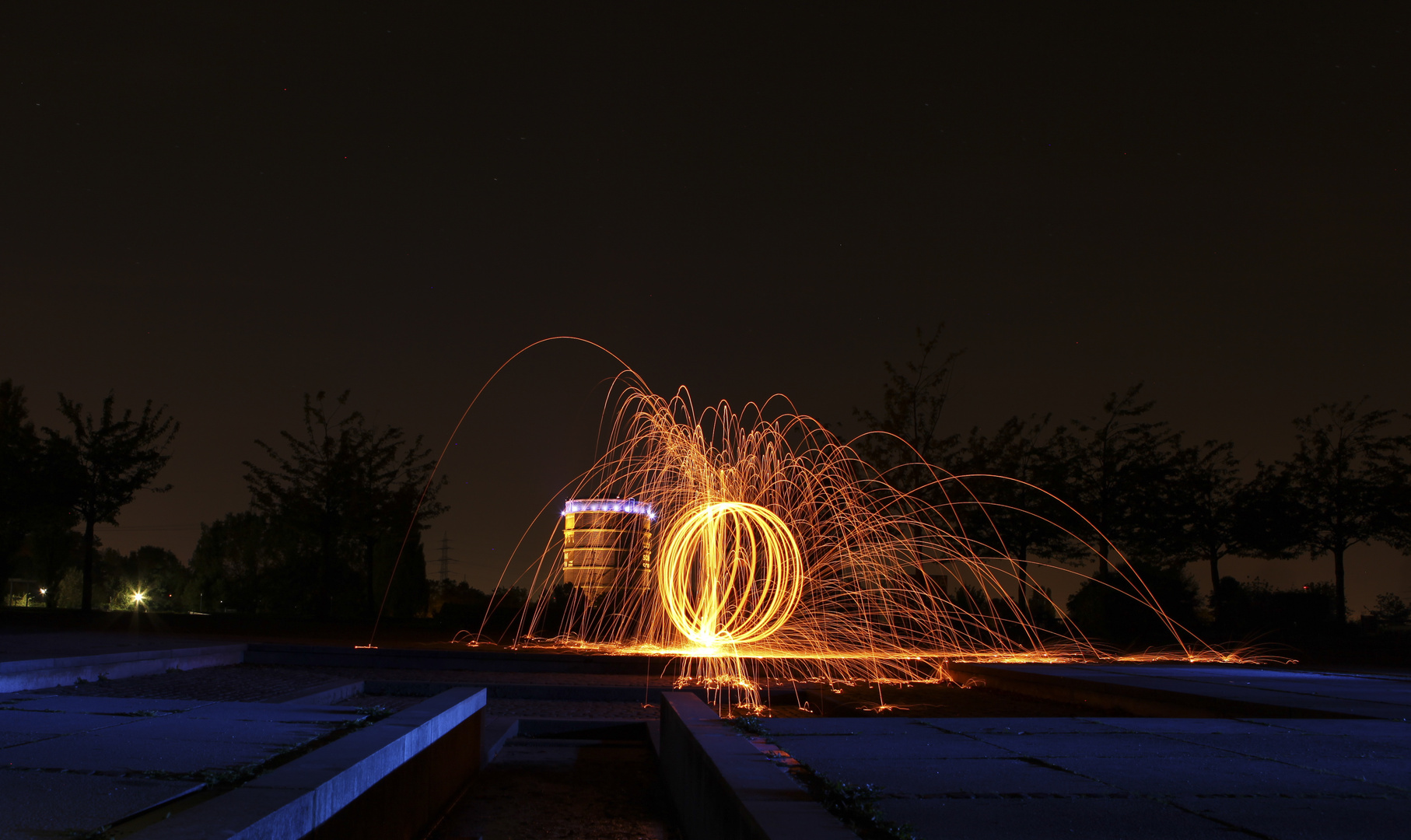 Unser Gasometer im Feuerschein