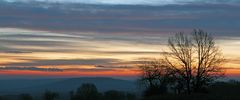 Unser Hausberg im Morgenrot am Tag bevor der neue Regen kam...