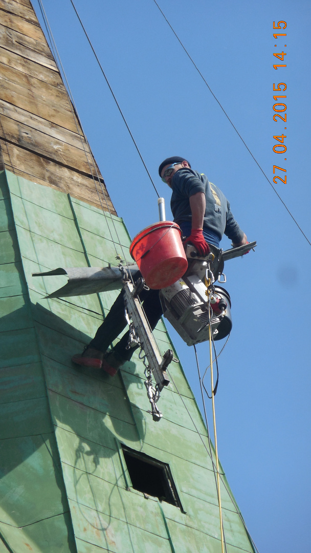 Unser Kirchturm wird neu gedeckt3