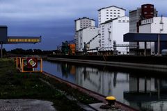 Unser kleiner Hafen Albern bei Wien