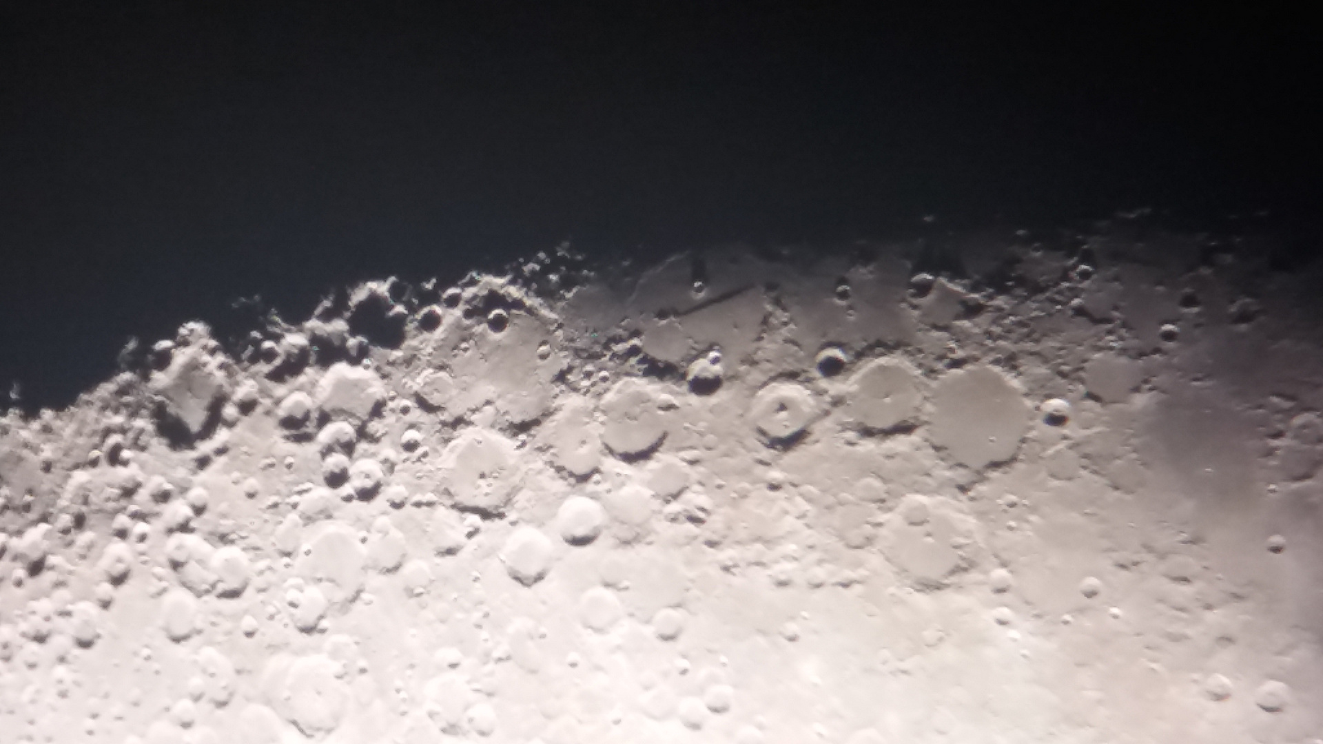 unser Mond (acht Tage/Nächte alt, mit "Rupes Recta")