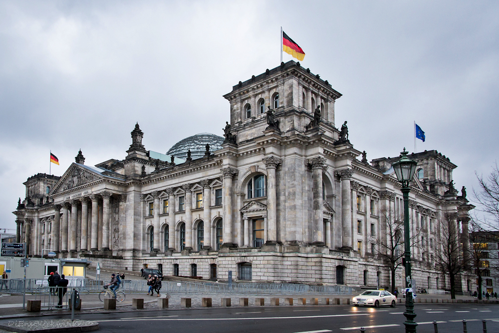 * Unser Reichstag*