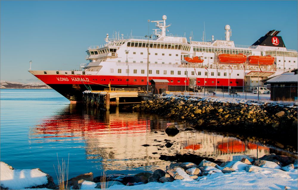 Unser Schiff am Wendepunkt der Reise in Kirkenes