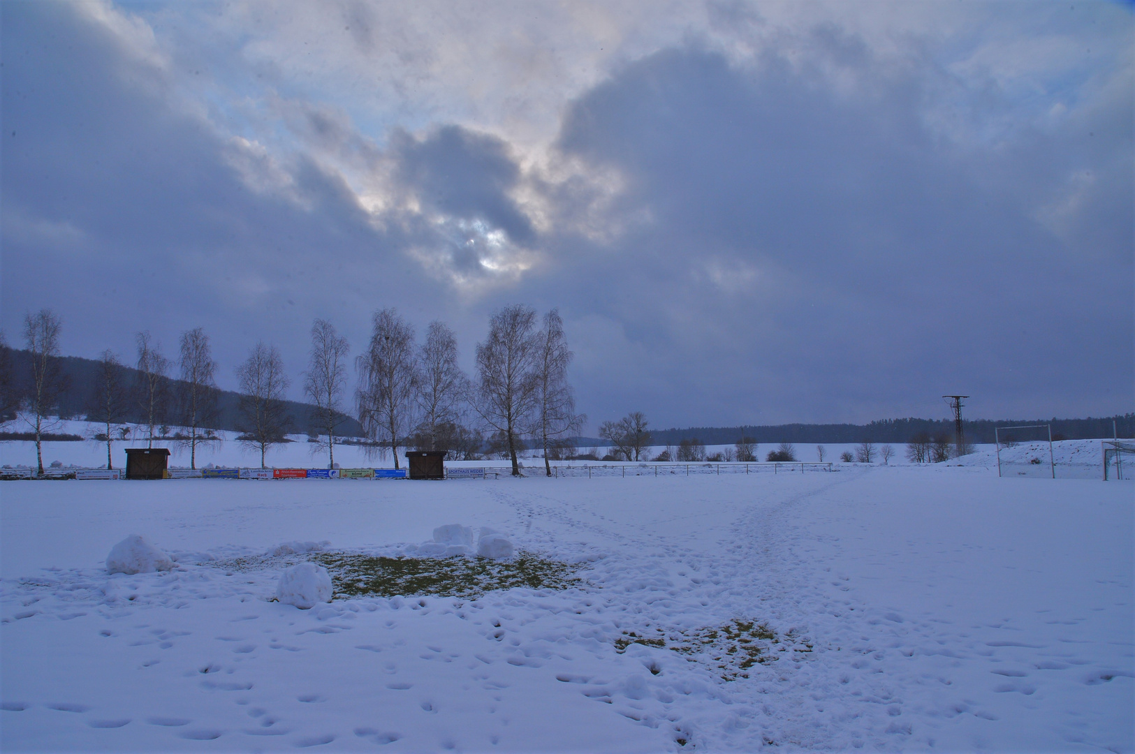 unser Sportplatz (nuestro campo de deportes)