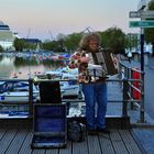 ...unser Warnemünder Brückenmusikus.