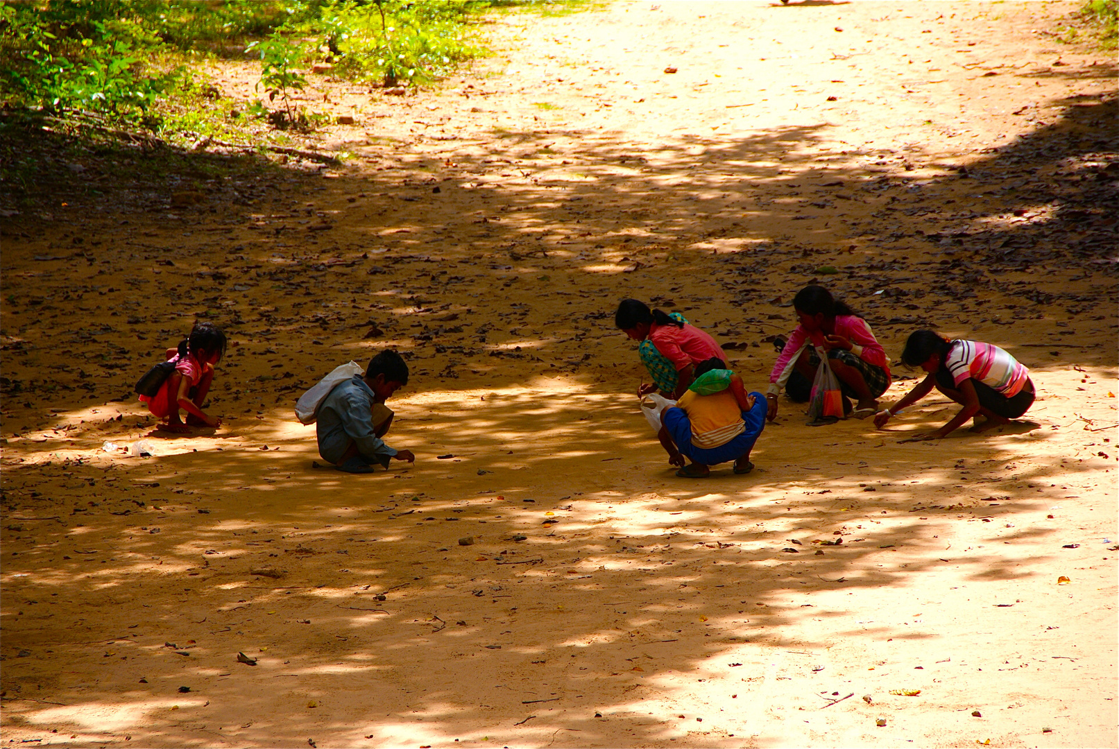 unsere begleiter in sambor prei kuk, cambodia 2010