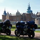 Unsere Bikes am Schloß von Kalmar