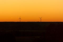 Unsere Energiewende bei Sonnenuntergang