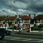 Unsere Irland-Rundreise: Wolkenspiele über einem Wohnviertel in Dublin