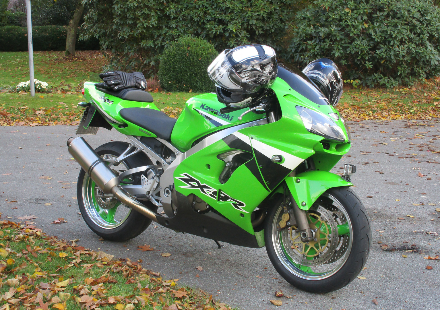 Unsere Kawasaki ZX9R. Ich liebe sie!!