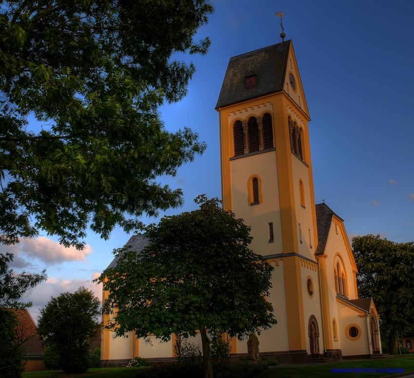 Unsere Kirche III / HDR