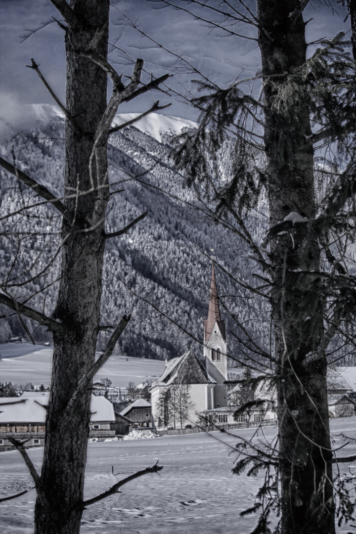 Unsere Kirche im Dorf