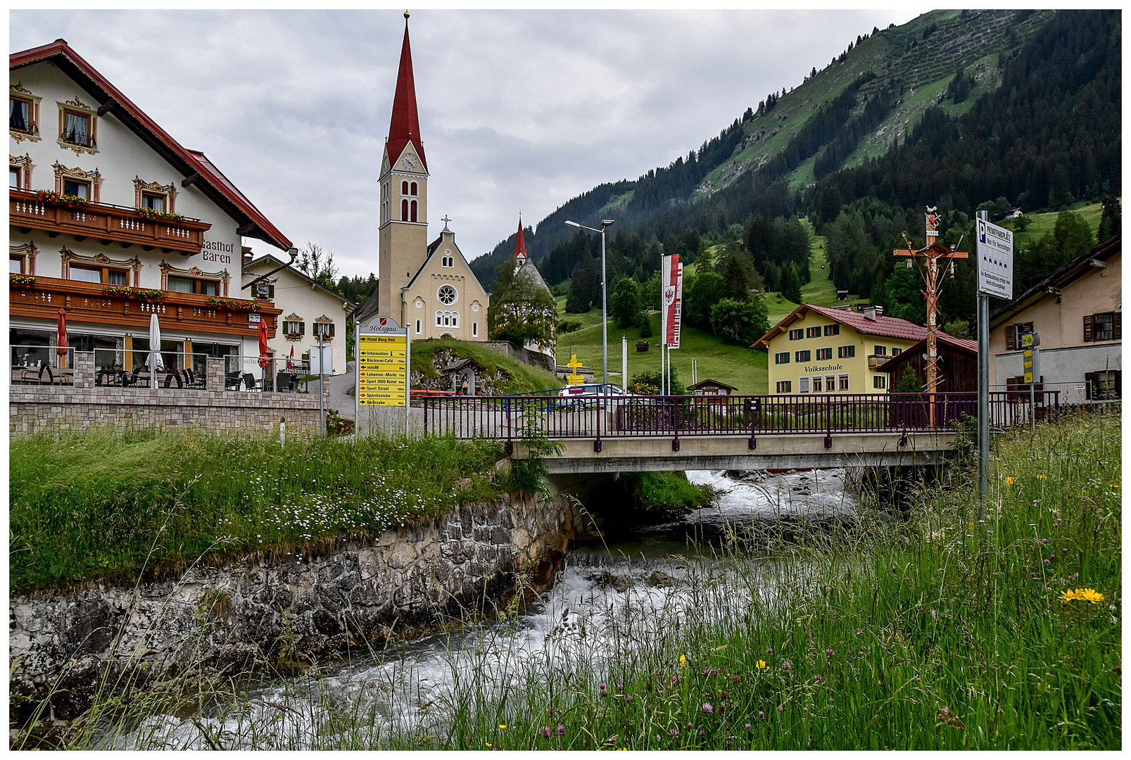 Unsere Liebe Fau Mariä Himmelfahrt Holzgau / Tirol (1)