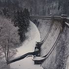 unsere Oestersperrmauer im Schnee