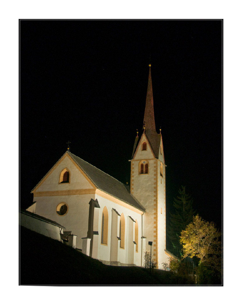"Unsere Pfarrkirche bei Nacht"
