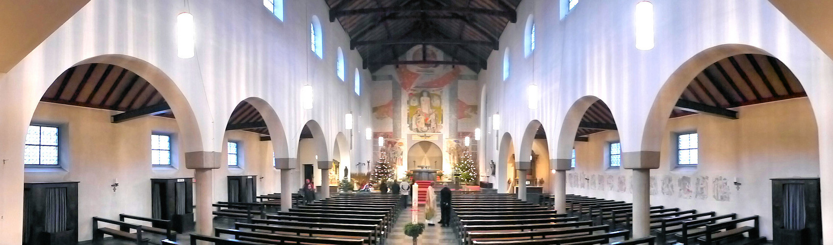 Unsere Pfarrkirche in der Weihnachtszeit 1