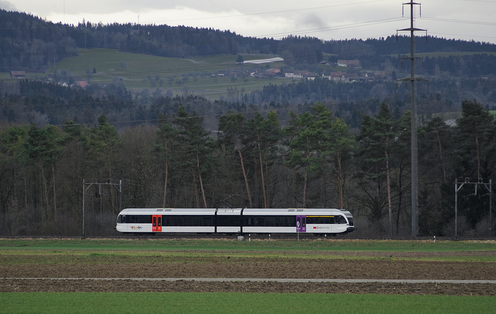 Unsere S-Bahn, im Dorf nebenan hergestellt