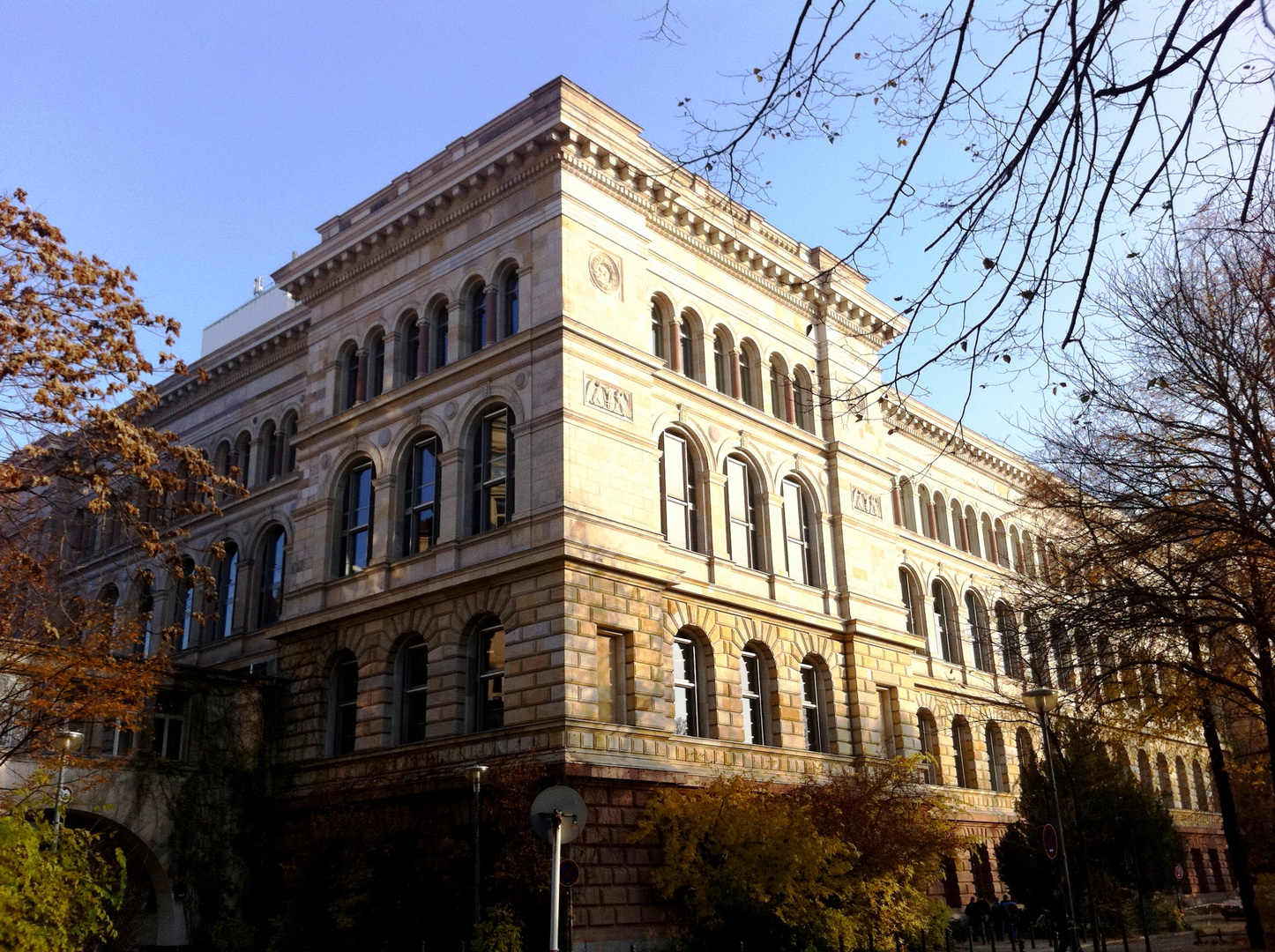 Unsere TU Berlin - morgendlicher Blick aufs alte Hauptgebäude