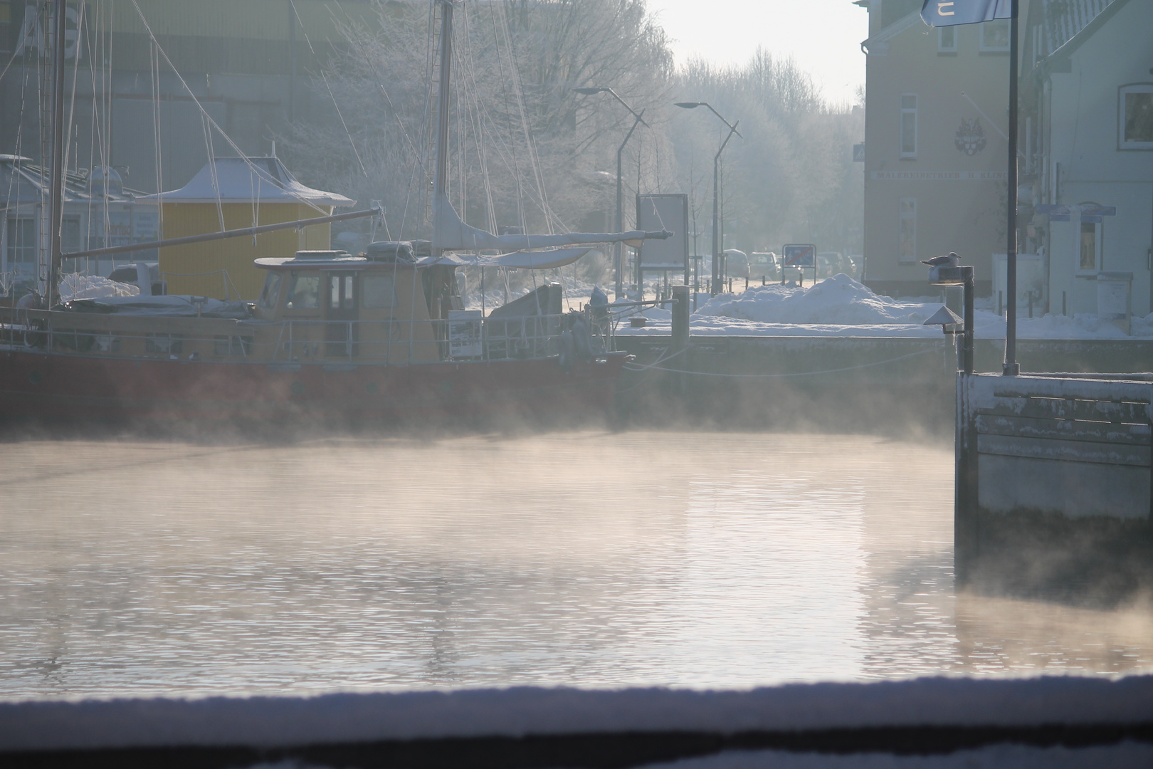 Unter 10°minus, das Hafenwasser dampft !