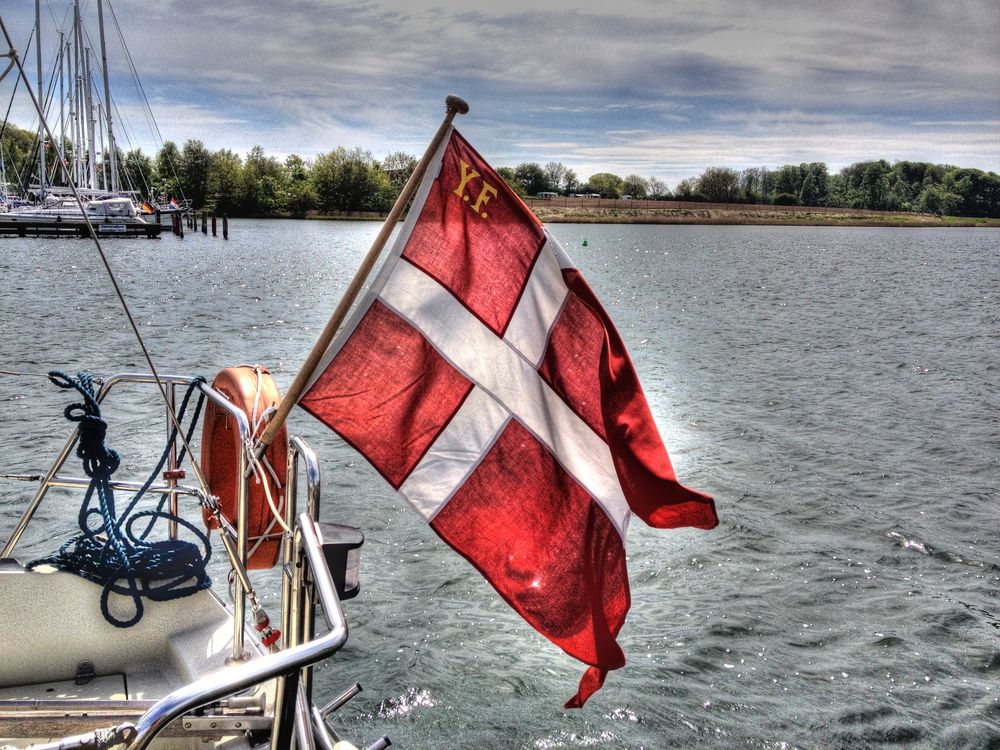unter Dänischer Flagge