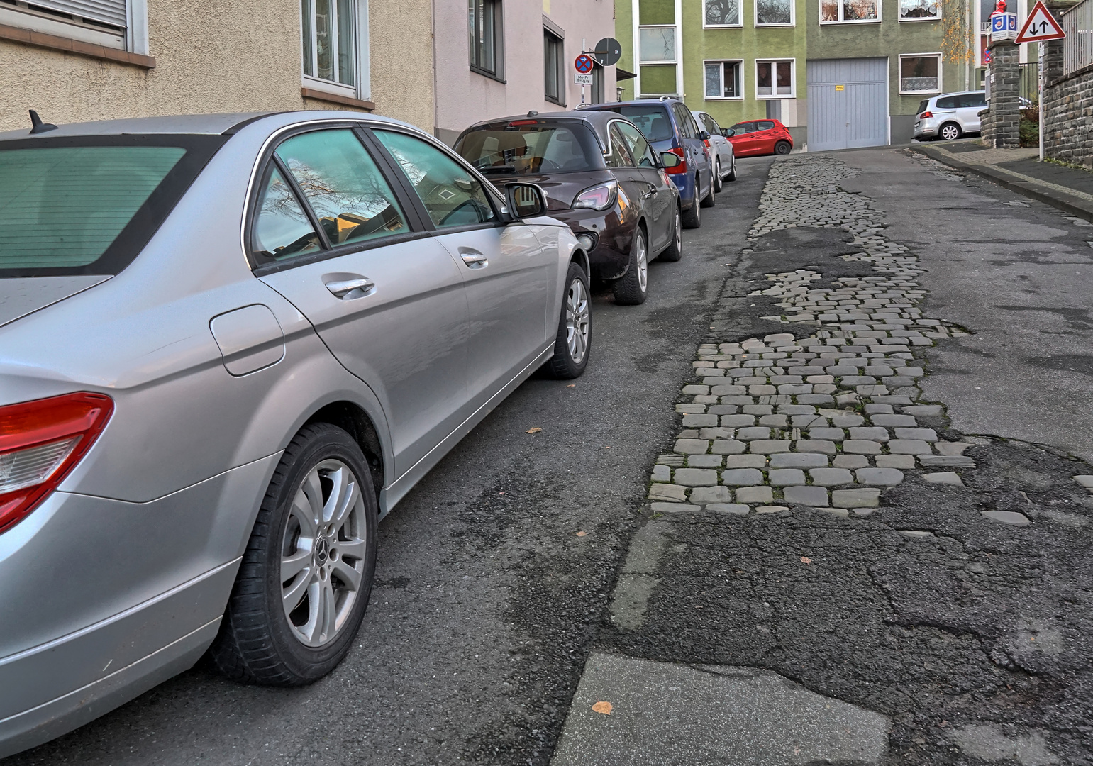 Unter dem Asphalt liegt meine Jugend, meine Kindheit