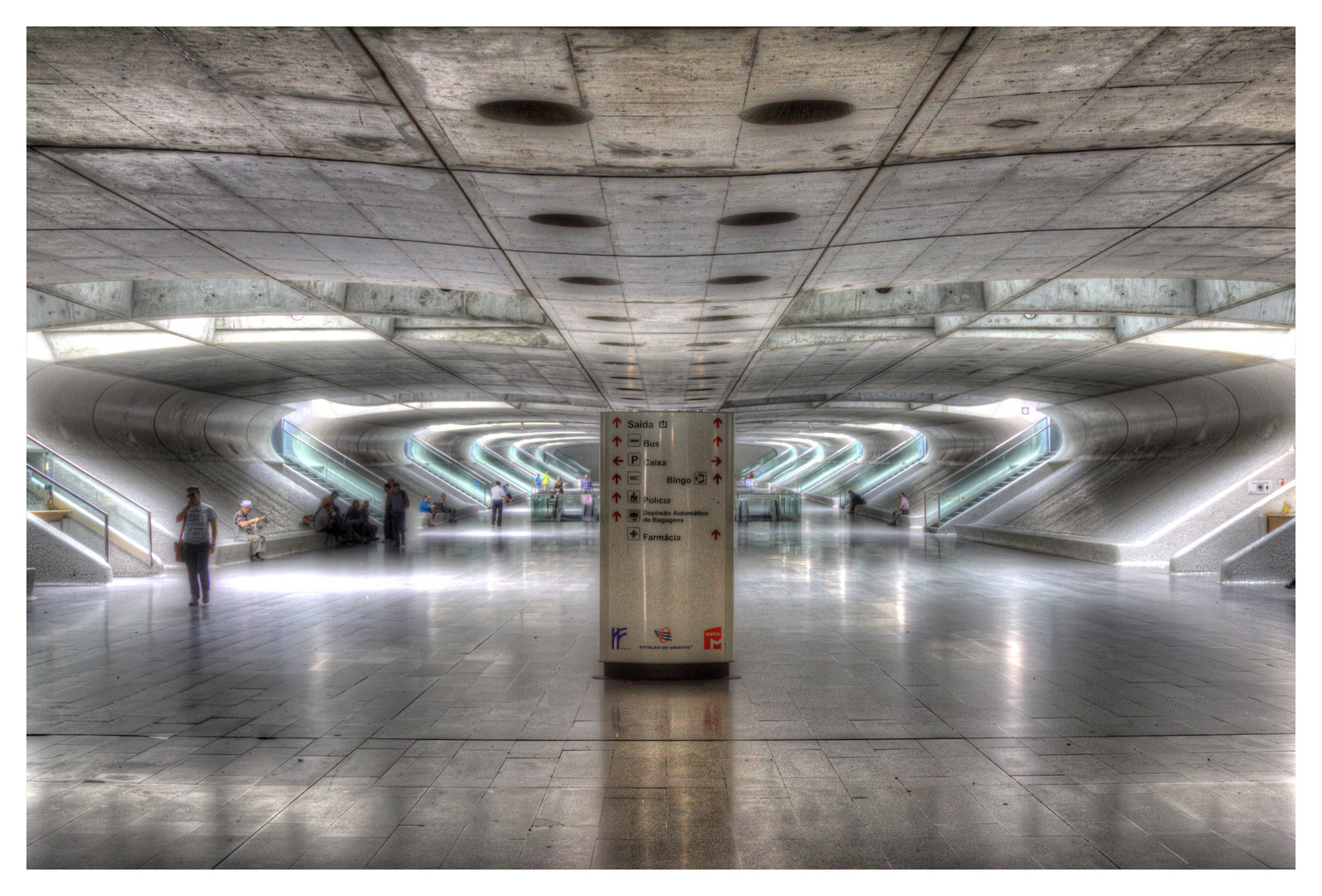 Unter dem Bahnhof Oriente - Lissabon