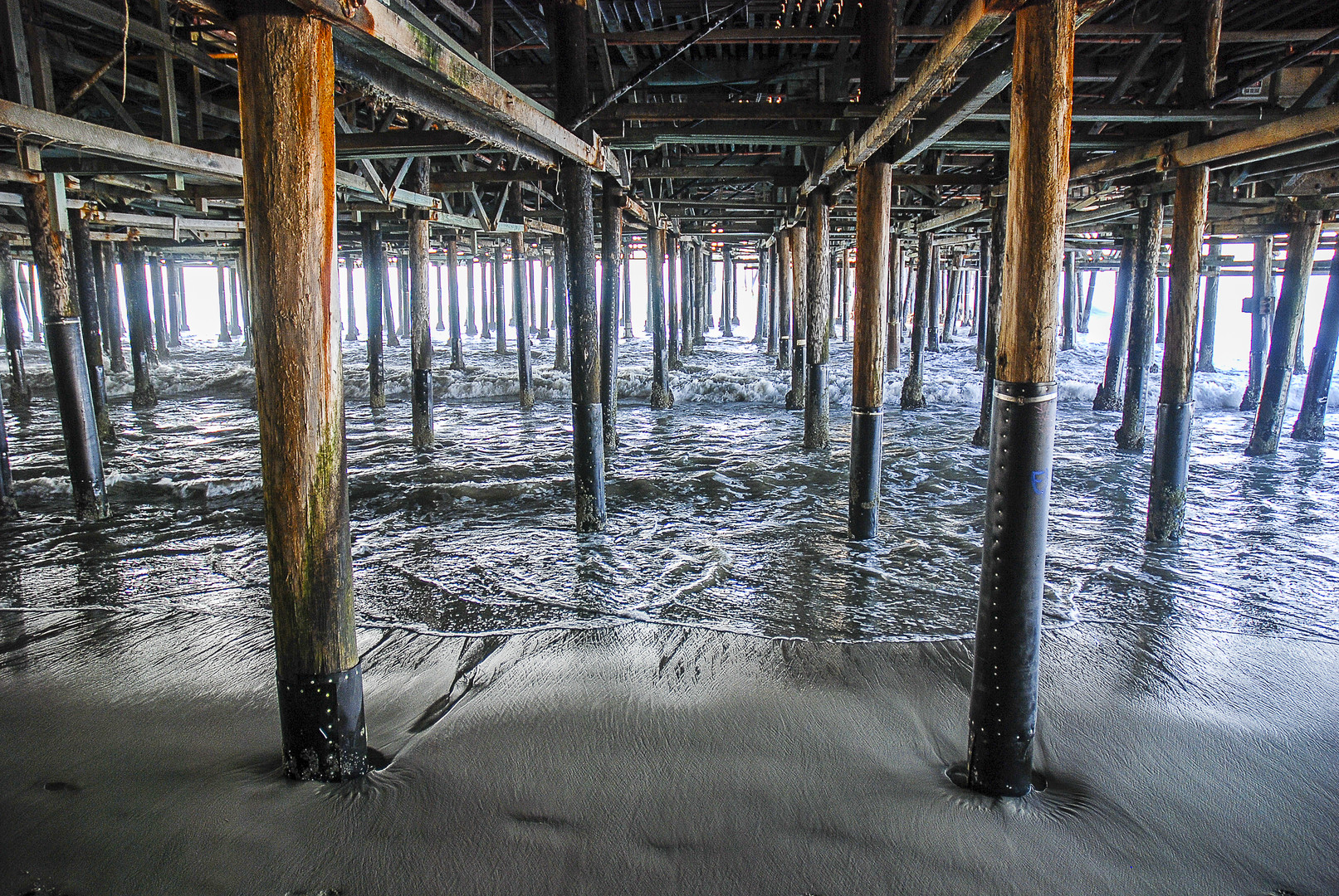 Unter dem Santa Monica Pier