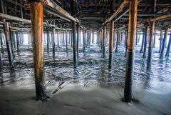 Unter dem Santa Monica Pier